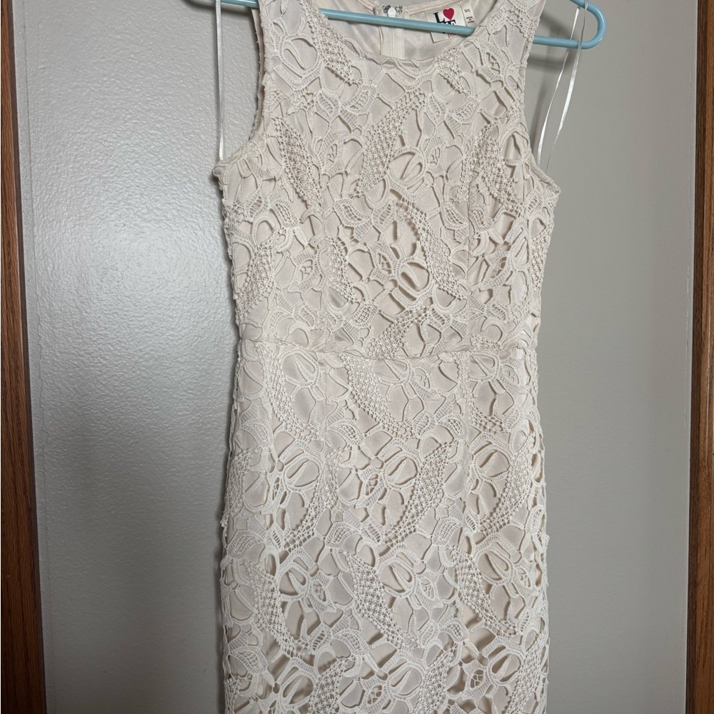 Elegant Cream Lace Dress